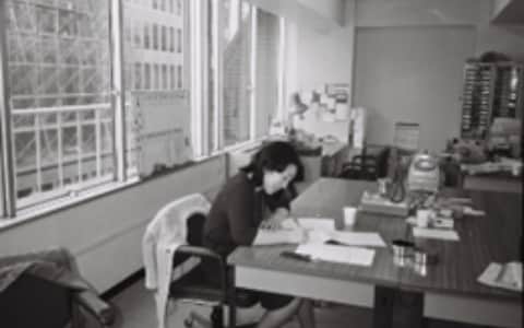 1979年本社ビル新橋へ移転の画像